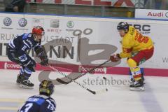 DEL - Eishockey - Saison 2018/2019 - ERC Ingolstadt - Düsseldorfer EG - Tyler Kelleher (#19 ERCI) - Patrick Köppchen (#55 Düsseldorf) - Foto: Meyer Jürgen