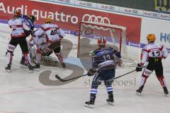 DEL - Eishockey - Saison 2018/2019 - ERC Ingolstadt - Fischtown Pinguins - Brett Olson (#16 ERCI) - Tomas Pöpperle Torwart (#42 Bremerhaven) - Mike Collins (#13 ERCI) - Foto: Meyer Jürgen