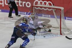 DEL - Eishockey - Saison 2018/2019 - ERC Ingolstadt - Augsburger Panther - Garbutt Ryan (#28 ERCI) - Olivier Roy Torwart (#31 Augsburg) - Foto: Meyer Jürgen