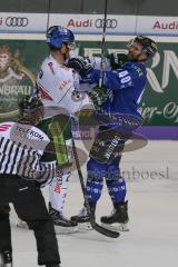 DEL - Eishockey - Saison 2018/2019 - ERC Ingolstadt - Augsburger Panther - Zweikampf - Boxkampf zwischen Darin Olver (#40 ERCI) und Patrick McNeil (#20 Augsburg) - Foto: Meyer Jürgen