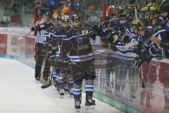 DEL - Eishockey - Saison 2018/2019 - ERC Ingolstadt - Fischtown Pinguins - Der 2:0 Führungstreffer durch David Elsner (#61 ERCI) - jubel - Mannschaft - Abklatschen an der Spielerbank - Foto: Meyer Jürgen