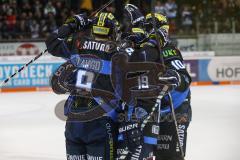 DEL - Eishockey - ERC Ingolstadt - Nürnberg Icetigers - Tor 3:1 durch Jerry D`Amigo (9 ERC) Jubel, mit Tyler Kelleher (19 ERC) Ville Kaistinen (ERC 10)