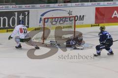 DEL - Eishockey - Saison 2018/2019 - ERC Ingolstadt - Augsburger Panther - Adam Payerl (#11 Augsburg) trifft zum 0:2 Führungstreffer für Augsburg - jubel - Timo Pielmeier (#51Torwart ERCI) - Maury Edwards (#23 ERCI) - Foto: Meyer Jürgen