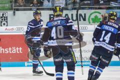 DEL - Eishockey - ERC Ingolstadt - Kölner Haie - PlayOff VF - Spiel 4 - Tim Wohlgemuth (ERC 33)trifft zum 1:0 Tir, gegen Torwart Gustaf Wesslau (29 Köln) Jubel mit Darin Olver (ERC 40) Dustin Friesen (ERC 14)