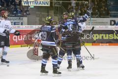 DEL - Eishockey - ERC Ingolstadt - Kölner Haie - PlayOff VF - Spiel 6 - Tor 3:2 durch Brett Olson (ERC 16) Jubel Tyler Kelleher (19 ERC) Brandon Mashinter (ERC 53)