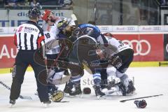 DEL - Eishockey - ERC Ingolstadt - Kölner Haie - PlayOff VF - Spiel 6 - Schlagerei auf dem Feld, Jerry D`Amigo (9 ERC) Colton Jobke (7 ERC) Jason Akeson (19 Köln)