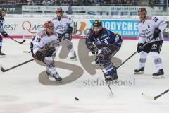 DEL - Eishockey - ERC Ingolstadt - Kölner Haie - PlayOff VF - Spiel 4 - Jerry D`Amigo (9 ERC) un dlinks Jason Akeson (19 Köln) und rechts Colby Genoway (59 Köln)