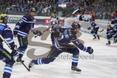 DEL - Eishockey - ERC Ingolstadt - Kölner Haie - PlayOff VF - Spiel 4 - Tor Sieg in Verlängerung 3:2 durch Brandon Mashinter (ERC 53) Jubel mit Patrick Cannone (ERC 12)