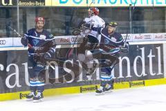 DEL - Eishockey - ERC Ingolstadt - Kölner Haie - PlayOff VF - Spiel 6 - Tor für Köln Emty Net, mitte Jason Akeson (19 Köln) jubelt, links Thomas Greilinger (ERC 39) und rechts Maury Edward (ERC 23)