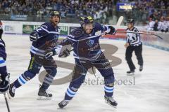 DEL - Eishockey - ERC Ingolstadt - Kölner Haie - PlayOff VF - Spiel 4 - Tor Sieg in Verlängerung 3:2 durch Brandon Mashinter (ERC 53) Jubel mit Patrick Cannone (ERC 12)