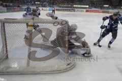 DEL - Eishockey - Saison 2018/2019 - ERC Ingolstadt - Kölner Haie - Playoff - Viertelfinale - Spiel 4 - FTim Wohlgemuth (#33 ERCI) mit dem 1:0 Führungstreffer - jubel - Gustaf Wesslau Torwart (#29 Köln) - Foto: Meyer Jürgen