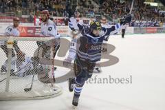 DEL - Eishockey - Saison 2018/2019 - ERC Ingolstadt - Kölner Haie - Brett Olson (#16 ERCI) mit dem 1:1 Ausgleichstreffer - jubel  - Gustaf Wesslau Torwart (#29 Köln) - Foto: Meyer Jürgen