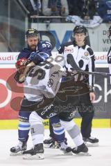 DEL - Eishockey - ERC Ingolstadt - Kölner Haie - PlayOff VF - Spiel 6 - Schlagerei auf dem Feld, Sean Sullivan (ERC 37) gegen Colby Genoway (59 Köln)