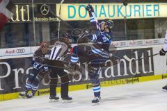 DEL - Eishockey - ERC Ingolstadt - Kölner Haie - PlayOff VF - Spiel 2 - Torwart Gustaf Wesslau (29 Köln), Brandon Mashinter (ERC 53) Tor 2:2 Ausgleich Jubel, mit Tyler Kelleher (19 ERC)
