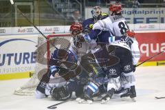 DEL - Eishockey - ERC Ingolstadt - Kölner Haie - PlayOff VF - Spiel 6 - Schlagerei auf dem Feld, Colton Jobke (7 ERC) Frederik Tiffels (21 Köln)