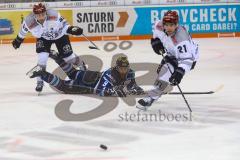 DEL - Eishockey - ERC Ingolstadt - Kölner Haie - PlayOff VF - Spiel 2 - Colby Genoway (59 Köln) Jerry D`Amigo (9 ERC) am Boden Frederik Tiffels (21 Köln)