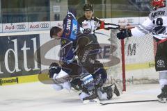 DEL - Eishockey - ERC Ingolstadt - Kölner Haie - PlayOff VF - Spiel 6 - Schlagerei auf dem Feld, Colton Jobke (7 ERC) Simon Despres (47 Köln)