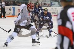 DEL - Eishockey - ERC Ingolstadt - Kölner Haie - PlayOff VF - Spiel 6 - Jerry D`Amigo (9 ERC) Morgan Ellis (5 Köln)