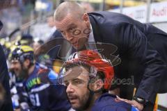 DEL - Eishockey - Saison 2018/2019 - ERC Ingolstadt - Kölner Haie - Playoff - Viertelfinale - Spiel 4 - Thomas Greilinger (#39 ERCI) - topscorer - roter Helm - im Gespräch mit Fabian Dahlem (Torwarttrainer ERCI)- Foto: Meyer Jürgen