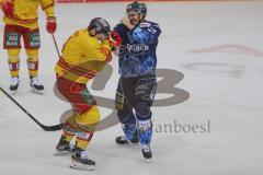 DEL - Eishockey - Saison 2019/20 - ERC Ingolstadt - Düsseldorfer EG - Faustkampf zwischen Brandon Mashinter (#53 ERCI) und Zanetti Marc (#51 Düsseldorf) - Foto: Jürgen Meyer