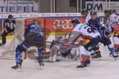 DEL - Eishockey - Saison 2019/20 - ERC Ingolstadt -  Eisbären Berlin - Sebastian Dahm Torwart (#32 Berlin) - Brett Olson (#16 ERCI) - Foto: Jürgen Meyer