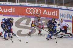 DEL - Eishockey - Saison 2019/20 - ERC Ingolstadt -  Eisbären Berlin - Jerry D´Àmigo (#9 ERCI) - Tim Wohlgemuth (#33 ERCI) - Sebastian Dahm Torwart (#32 Berlin) - Foto: Jürgen Meyer