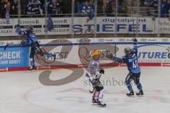 DEL - Eishockey - Saison 2019/20 - ERC Ingolstadt - Fishtown Pinguins - Der 1:0 Führungstreffer durch Tim Wohlgemuth (#33 ERCI) - jubel - David Elsner (#61 ERCI) - Foto: Jürgen Meyer
