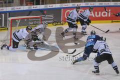 DEL - Eishockey - Saison 2019/20 - ERC Ingolstadt - Nürnberg Ice Tigers - Der 1:4 Treffer durch Matt Bailey (#22 ERCI) - Niklas Treutle Torwart (#31 Nürnberg) - jubel - Foto: Jürgen Meyer