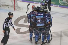 DEL - Eishockey - Saison 2019/20 - ERC Ingolstadt - Thomas Sabo Ice Tigers - Der 1:0 Führungstreffer durch Maury Edwards (#23 ERCI) - jubel - Kris Foucault (#81 ERCI) - Mike Collins (#13 ERCI) - Foto: Jürgen Meyer