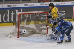 DEL - Eishockey - Saison 2019/20 - ERC Ingolstadt - Krefeld Pinguine - Der 1:2 Anschlusstreffer durch Laurin Braun (#12 Krefeld) - Timo Pielmeier (#51Torwart ERCI) - jubel - Foto: Jürgen Meyer