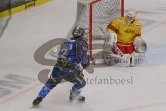 DEL - Eishockey - Saison 2019/20 - ERC Ingolstadt - Düsseldorfer EG - Mirko Höfflin (#92 ERCI) - Niederberger Mathias Torwart (#35 Düsseldorf) - Foto: Jürgen Meyer