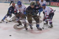 DEL - Eishockey - Saison 2019/20 - ERC Ingolstadt -  Adler Mannheim - Wayne Simpson (#21 ERCI) - Björn Krupp (#5 Mannheim) - Foto: Jürgen Meyer