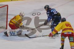 DEL - Eishockey - Saison 2019/20 - ERC Ingolstadt - Düsseldorfer EG - Mirko Höfflin (#92 ERCI) - Niederberger Mathias Torwart (#35 Düsseldorf) - Foto: Jürgen Meyer