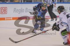 DEL - Eishockey - Saison 2019/20 - ERC Ingolstadt -  Straubing Tigers - Ville Koistinen (#10 ERCI) beim Schlagschuss - Foto: Jürgen Meyer