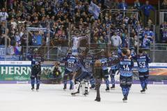 DEL - Eishockey - Saison 2019/20 - ERC Ingolstadt - Augsburger Panther - Die Spieler bedanken sich bei den Fans - choreo - jubel - Foto: Jürgen Meyer