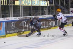 Im Bild: Matt Bailey (#22 ERC) und Miha Verlič (#91 Bremerhafen)

Eishockey - Herren - DEL - Saison 2019/2020, Spiel 8 - 4.10.2019 -  ERC Ingolstadt - Fischtowns Pinguins - Foto: Ralf Lüger