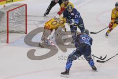 DEL - Eishockey - Saison 2019/20 - ERC Ingolstadt - Düsseldorfer EG - Brandon Mashinter (#53 ERCI) - Niederberger Mathias Torwart (#35 Düsseldorf) - Maury Edwards (#23 ERCI) - Foto: Jürgen Meyer