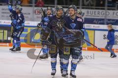 DEL - Eishockey - Saison 2019/20 - ERC Ingolstadt - Fishtown Pinguins - Brandon Mashinter (#53 ERCI) und David Elsner (#61 ERCI) - Foto: Jürgen Meyer