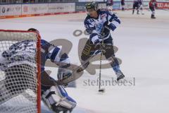 DEL - Eishockey - Saison 2019/20 - ERC Ingolstadt -  Adler Mannheim - Wayne Simpson (#21 ERCI) Jochen Reimer (#32Torwart ERCI)  vor dem Spiel beim warm machen - Foto: Jürgen Meyer