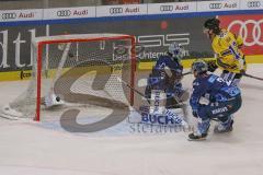 DEL - Eishockey - Saison 2019/20 - ERC Ingolstadt - Krefeld Pinguine - Der 1:2 Anschlusstreffer durch Laurin Braun (#12 Krefeld) - Timo Pielmeier (#51Torwart ERCI) - jubel - Foto: Jürgen Meyer
