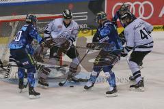 DEL - Eishockey - Saison 2019/20 - ERC Ingolstadt - Nürnberg Ice Tigers - Darin Olver (#40 ERCI) - Niklas Treutle Torwart (#31 Nürnberg) - David Elsner (#61 ERCI) - Foto: Jürgen Meyer
