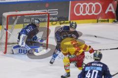 DEL - Eishockey - Saison 2019/20 - ERC Ingolstadt - Düsseldorfer EG - Jochen Reimer (#32Torwart ERCI) - Simon Schütz (#97 ERCI) - Eder Tobias (#20 Düsseldorf) - Foto: Jürgen Meyer