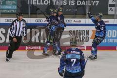 DEL - Eishockey - Saison 2019/20 - ERC Ingolstadt - Fishtown Pinguins - Der 1:0 Führungstreffer durch Tim Wohlgemuth (#33 ERCI) - jubel - Simon Schütz (#97 ERCI) - Foto: Jürgen Meyer