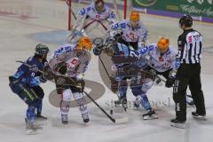 DEL - Eishockey - Saison 2019/20 - ERC Ingolstadt - Fishtown Pinguins - Matt Bailey (#22 ERCI) - Jerry D´Àmigo (#9 ERCI) - Justin Feser (#71 Bremerhaven) - Foto: Jürgen Meyer