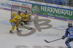 DEL - Eishockey - Saison 2019/20 - ERC Ingolstadt - Krefeld Pinguine - Der 1:1 Ausgleichstreffer durch Kris Foucault (#81 ERCI) - Dimitri Pätzold Torwart (#32 Krefeld) - jubel - Foto: Jürgen Meyer