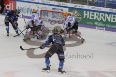 DEL - Eishockey - Saison 2019/20 - ERC Ingolstadt - Fishtown Pinguins - Kris Foucault (#81 ERCI) - Tomas Pöpperle Torwart (#42 Bremerhaven) - Foto: Jürgen Meyer