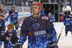 DEL - Eishockey - Saison 2019/20 - ERC Ingolstadt -  Kölner Haie - Wayne Simpson (#21 ERCI) bedankt sich bei den Fans - topscorer - roter helm - Foto: Jürgen Meyer