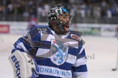 DEL - Eishockey - Saison 2019/20 - ERC Ingolstadt -  Adler Mannheim - Jochen Reimer (#32Torwart ERCI) vor dem Spiel beim warm machen - Foto: Jürgen Meyer