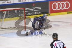 Im Bild: Save von Timo Pielmeier (#51 Torwart ERC)

Eishockey - Herren - DEL - Saison 2019/2020, Spiel 8 - 4.10.2019 -  ERC Ingolstadt - Fischtowns Pinguins - Foto: Ralf Lüger