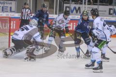 DEL - Eishockey - Saison 2019/20 - ERC Ingolstadt -  Straubing Tigers - Jeff Zatkoff Torwart Straubing - Colin Smith (#88 ERCI) - Foto: Jürgen Meyer